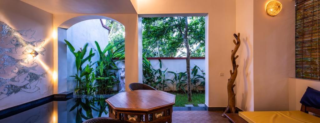 Over The Hill Poovar Exterior foto